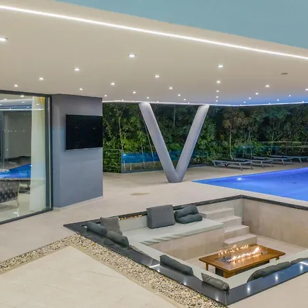 In With Jacuzzi Tatil Evi *